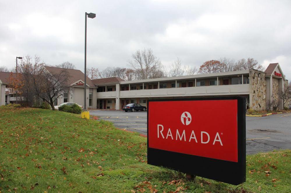 Motel Ramada By Wyndham Cleveland Airport West Fairview Park Exterior foto